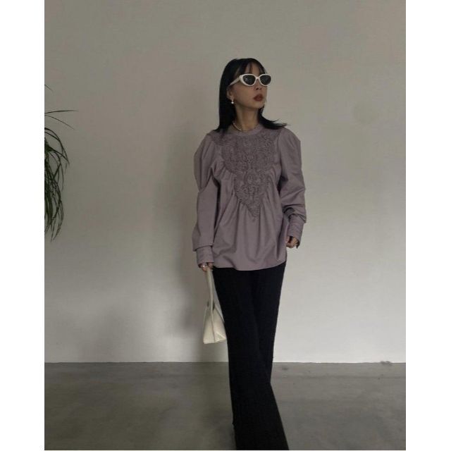 Ameri VINTAGE - 完売色 新品 AMERI CHEST LACE TUCK BLOUSE パープル