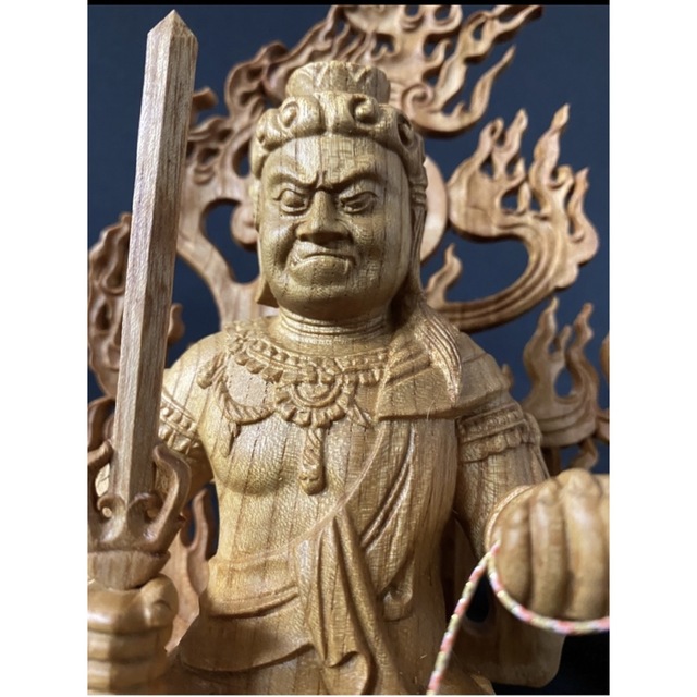 井波彫刻　一刀彫り　仏教工芸品　総ケヤキ材　不動明王座像