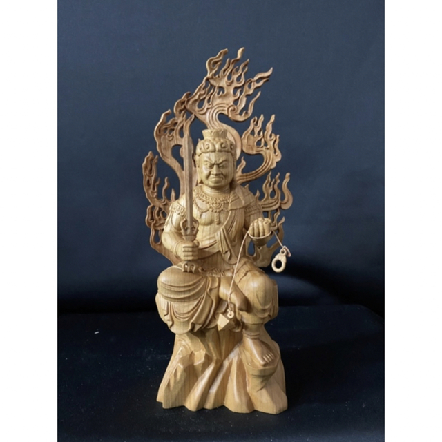 井波彫刻　一刀彫り　仏教工芸品　総ケヤキ材　不動明王座像