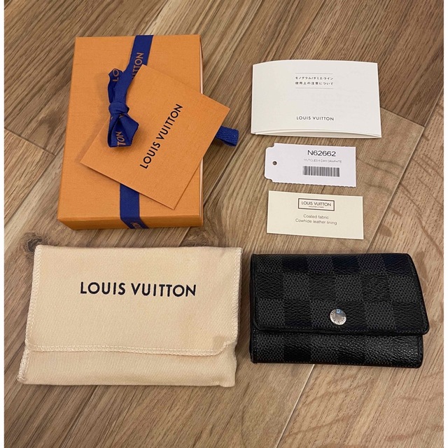 LOUIS VUITTON(ルイヴィトン)のルイヴィトン ミュルティクレ 6 ダミエ グラフィット キーケース ノワール メンズのファッション小物(キーケース)の商品写真