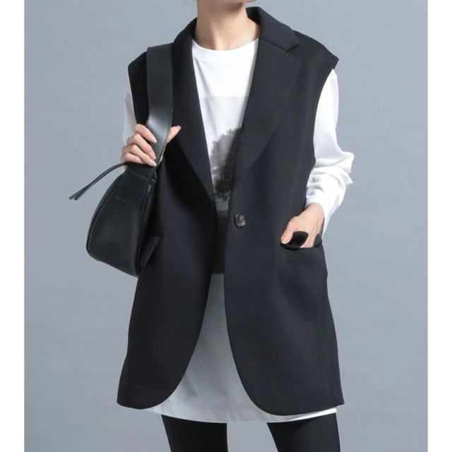 【sakura様専用】ヘレイアム REFIND AIR ジレ レディースのジャケット/アウター(その他)の商品写真