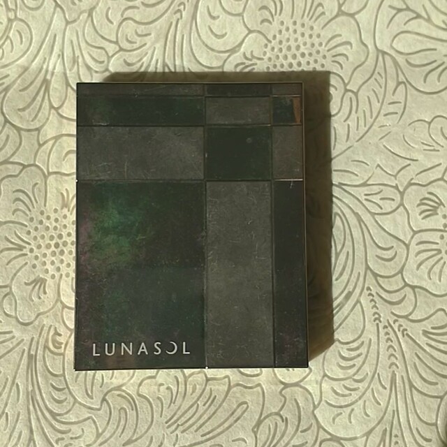 LUNASOL(ルナソル)のLUNASOL　グレイスコントラスティングアイズ　02 コスメ/美容のベースメイク/化粧品(アイシャドウ)の商品写真