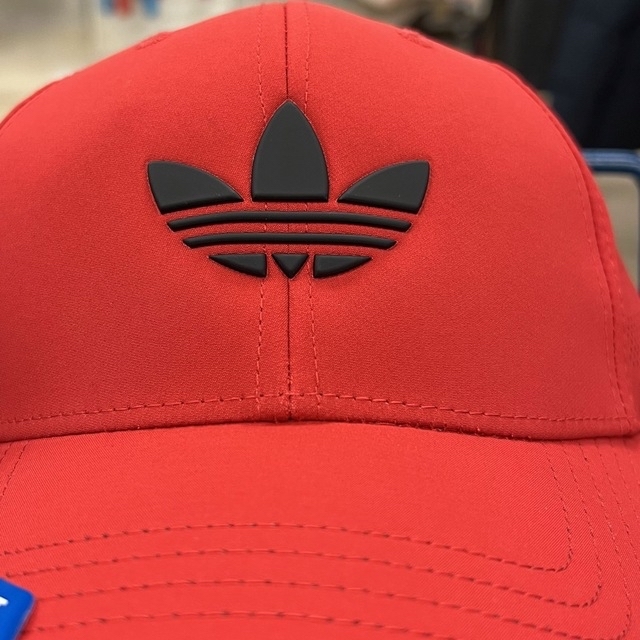 adidas(アディダス)の【新品】adidas USA 帽子  Red  unisex Free メンズの帽子(キャップ)の商品写真