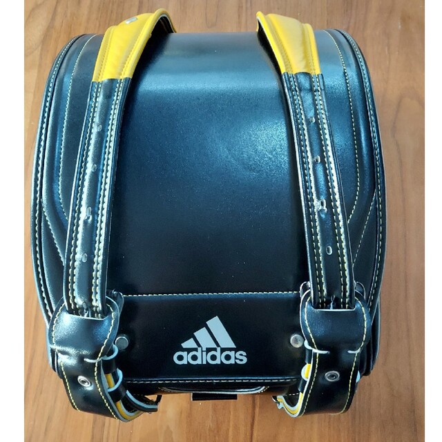 adidas(アディダス)の黒　adidas　ランドセル🎒 キッズ/ベビー/マタニティのこども用バッグ(ランドセル)の商品写真