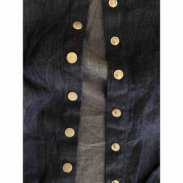 agnes b.(アニエスベー)のagnes b ノーカラー 　デニム生地　デニムプレッションシャツ レディースのトップス(カーディガン)の商品写真