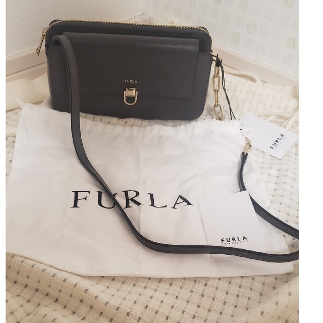 Furla(フルラ)の半額 新品 タグ付き フルラ ショルダーバッグ グレー レディースのバッグ(ショルダーバッグ)の商品写真