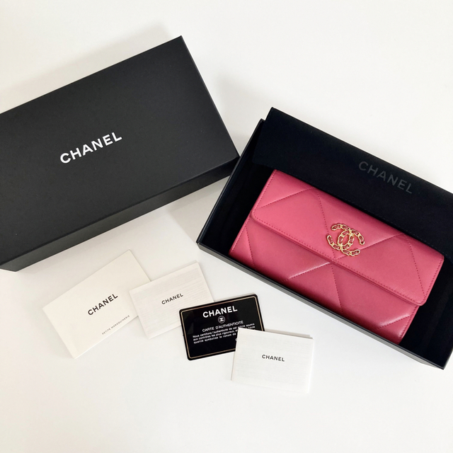 CHANEL 19 マトラッセ ラム 長財布 フラップウォレット ピンク