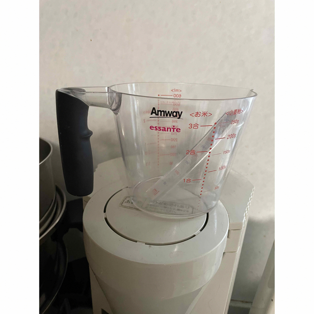 Amway(アムウェイ)のused アムウェイ　ボール大&軽量カップ インテリア/住まい/日用品のキッチン/食器(調理道具/製菓道具)の商品写真