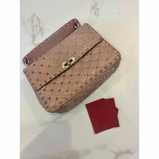 ヴァレンティノ(VALENTINO)の激レア　ヴァレンティノ　スタッズ　リザード　バック(ハンドバッグ)