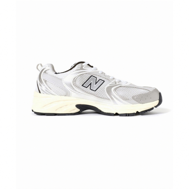 New Balance(ニューバランス)のかな様専用【新品】ニューバランス 530 シルバー 25.0cm レディースの靴/シューズ(スニーカー)の商品写真