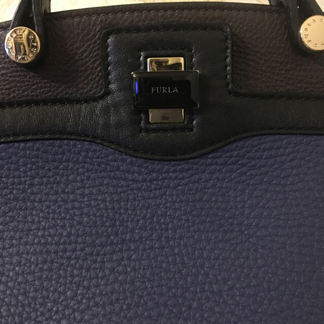 Furla(フルラ)のフルラバイカラー 便利サイズ超美品オマケ付き♡ レディースのバッグ(ハンドバッグ)の商品写真