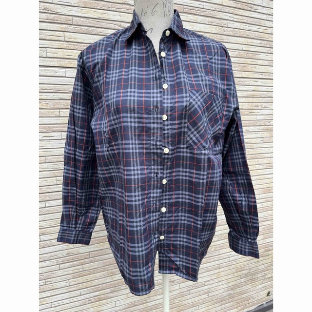 BURBERRY(バーバリー)の❗️専用❗️ バーバリー　チェック　シャツブラウス　M〜L レディースのトップス(シャツ/ブラウス(長袖/七分))の商品写真