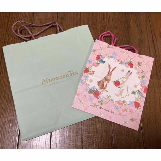 AfternoonTea(アフタヌーンティー)のアフタヌーンティー　利光春華　うさぎとイチゴ　紙袋　ショッパー レディースのバッグ(ショップ袋)の商品写真