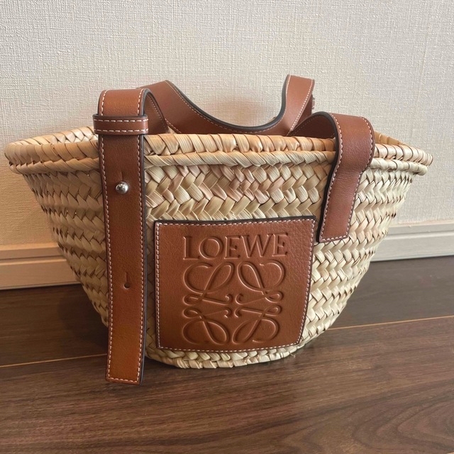 LOEWE ロエベ　バスケットバッグ スモール Sサイズ　ナチュラル　タン | フリマアプリ ラクマ