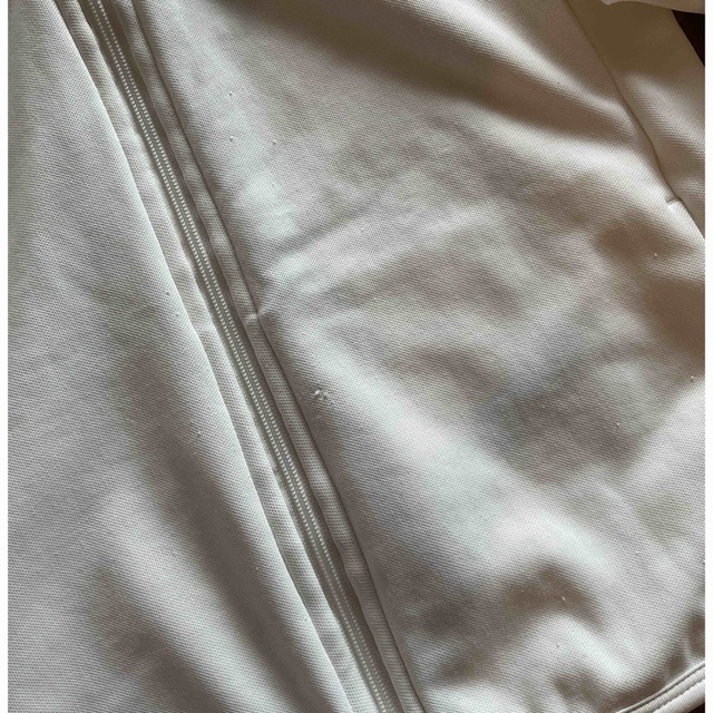 UNIQLO(ユニクロ)のユニクロ uvカットパーカー 白 90 キッズ/ベビー/マタニティのキッズ服女の子用(90cm~)(ジャケット/上着)の商品写真
