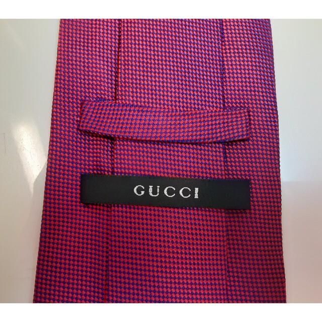 Gucci(グッチ)のGUCCI(グッチ)ネクタイ　ピンク　美品 メンズのファッション小物(ネクタイ)の商品写真