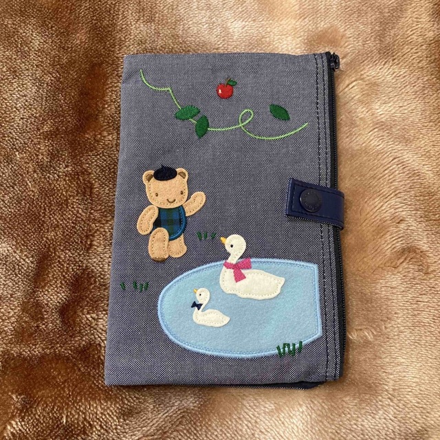 familiar - 【新品　タグ付き】ファミリア　マルチポーチ