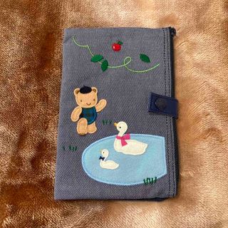 familiar - 【新品 タグ付き】ファミリア マルチポーチの通販 by みな familiar - 【新品 タグ付き】ファミリア マルチポーチの通販 by みな