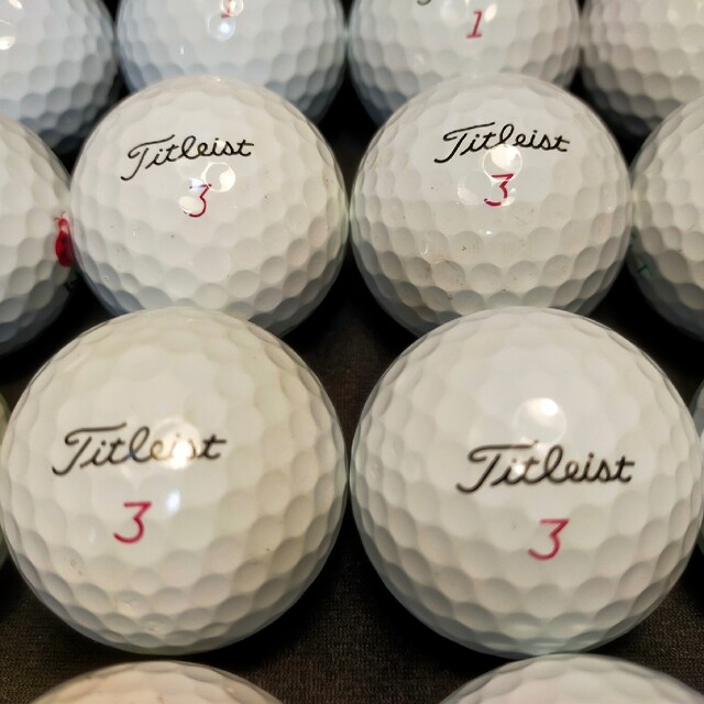 Titleist(タイトリスト)の【良品】Pro V1X 24球 タイトリスト ロストボール ゴルフボール スポーツ/アウトドアのゴルフ(その他)の商品写真