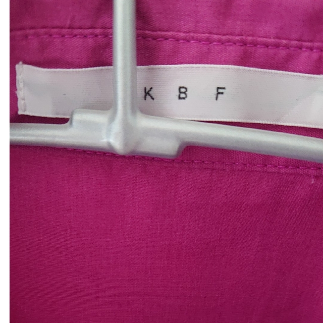 KBF(ケービーエフ)のKBF バックリボン ドロスト ブラウス レディースのトップス(シャツ/ブラウス(長袖/七分))の商品写真