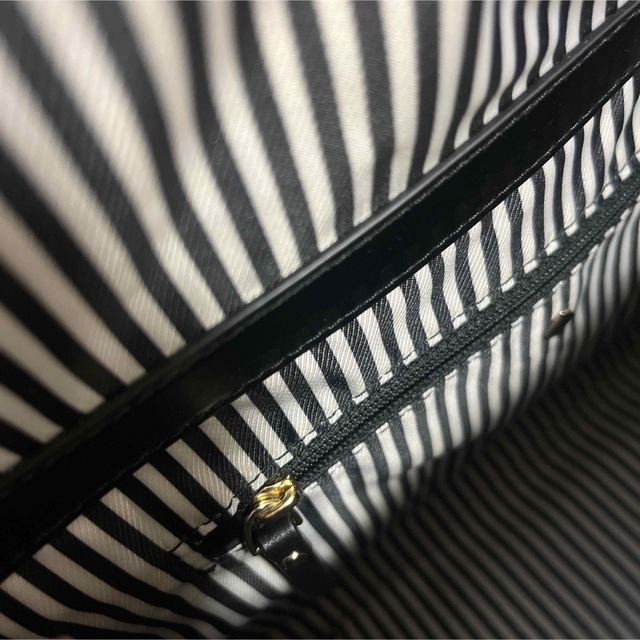 ケイトスペード  ショルダー　バッグ　花　ベージュ レディースのバッグ(ショルダーバッグ)の商品写真