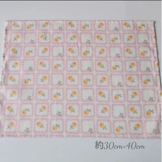 ハンドメイド＊まるいお花のランチョンマット＊ピンク(外出用品)