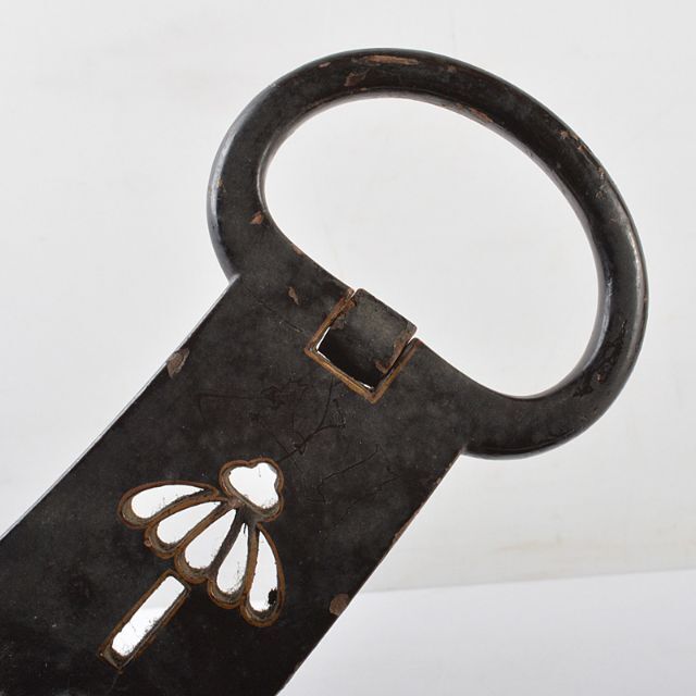 武具 馬具 古鉄 鐙 あぶみ 片足のみ 花生 床飾り C R5573 武具 馬具 古鉄 鐙 あぶみ 片足のみ 花生 床飾り C R5573
