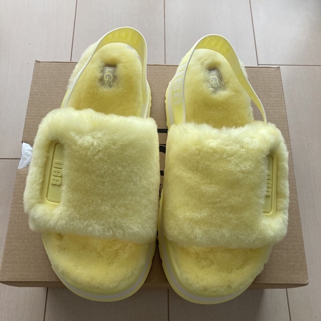 UGG 厚底　ファーサンダル　イエロー　シープスキン　23㎝　新品