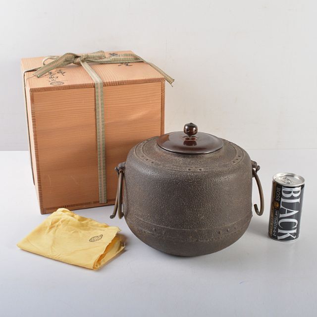 茶道具 釜師 和田美之助造 萬代屋釜 鉄釜 共箱 V 茶道具 釜師 和田美之助造 萬代屋釜 鉄釜 共箱 V