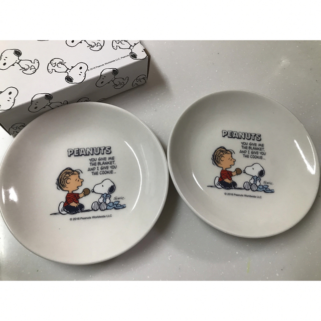 SNOOPY(スヌーピー)のスヌーピー　小皿2枚セット インテリア/住まい/日用品のキッチン/食器(食器)の商品写真