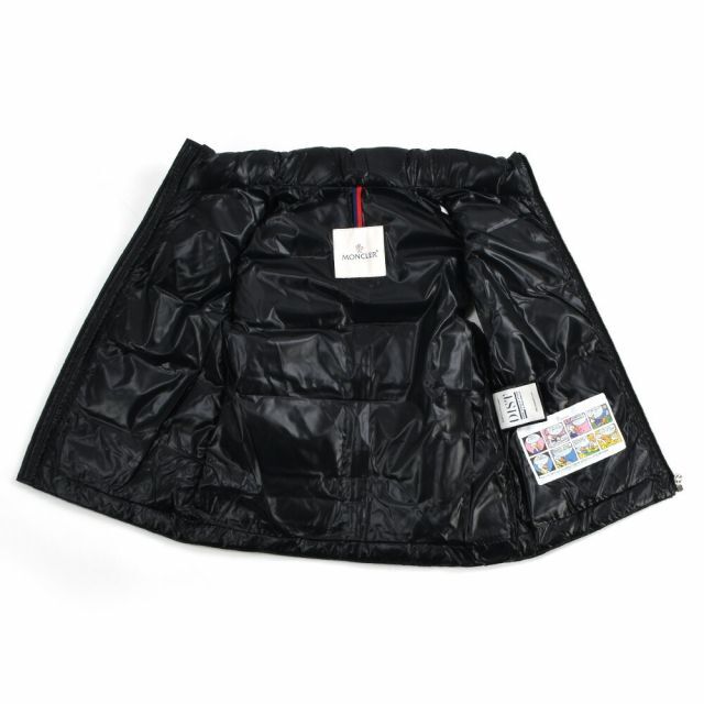 MONCLER(モンクレール)の【BLACK】モンクレール ダウンベスト キッズ キッズ/ベビー/マタニティのキッズ服女の子用(90cm~)(ジャケット/上着)の商品写真