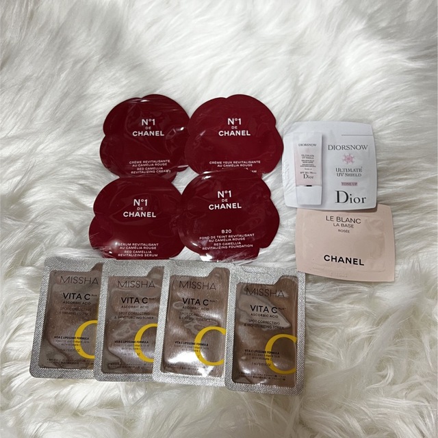 試供品セット　CHANEL,Dior,MISSHA コスメ/美容のキット/セット(サンプル/トライアルキット)の商品写真