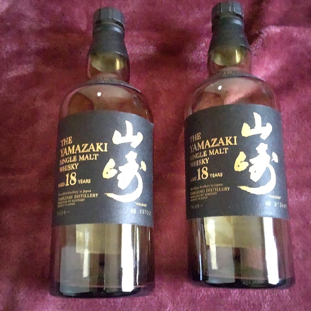 サントリー(サントリー)の『ぴのたろす様専用』山崎18年空き瓶２本セット 食品/飲料/酒の飲料(その他)の商品写真