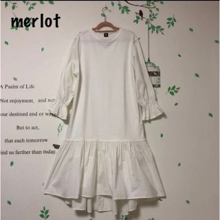 メルロー(merlot)の□23 メルロー 白ワンピ 袖可愛い ワンピ(その他)