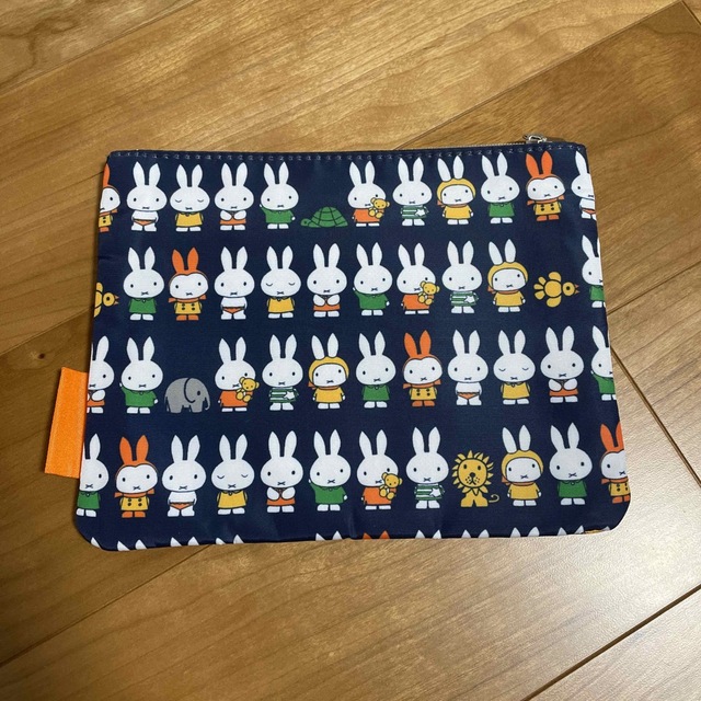 miffy(ミッフィー)のmiffy ダブルポケットポーチ　♡ レディースのファッション小物(ポーチ)の商品写真