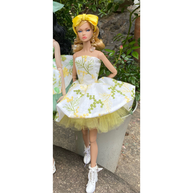 Barbie(バービー)のsale ミモザ総刺繍ワンピース　チュチュ　 ハンドメイドのぬいぐるみ/人形(人形)の商品写真