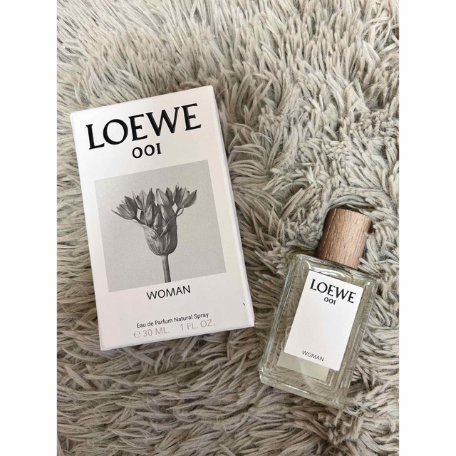 LOEWE(ロエベ)のLOEWE 001 woman コスメ/美容の香水(香水(女性用))の商品写真