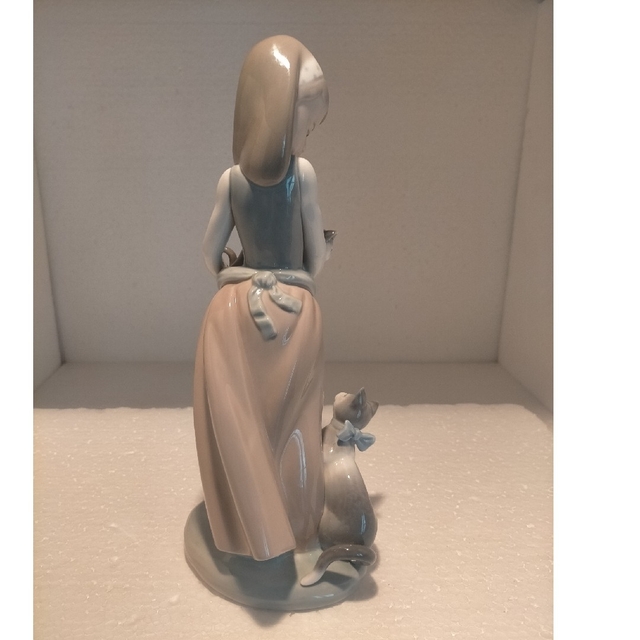 リヤドロ lladro 子猫をエプロンに following her cats 【まとめ買い