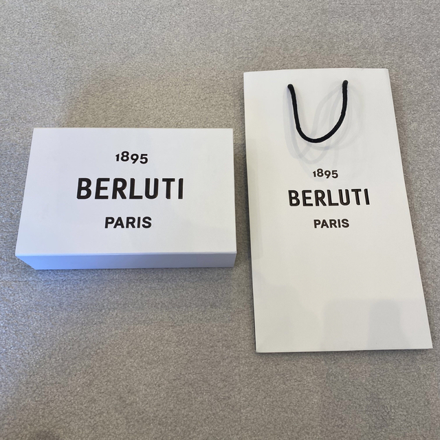 Berluti(ベルルッティ)のBERLUTI 1895 PARIS ショッパー　箱　セット レディースのバッグ(ショップ袋)の商品写真