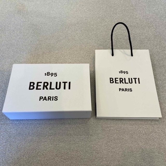 Berluti(ベルルッティ)のBERLUTI 1895 PARIS  レディースのバッグ(ショップ袋)の商品写真