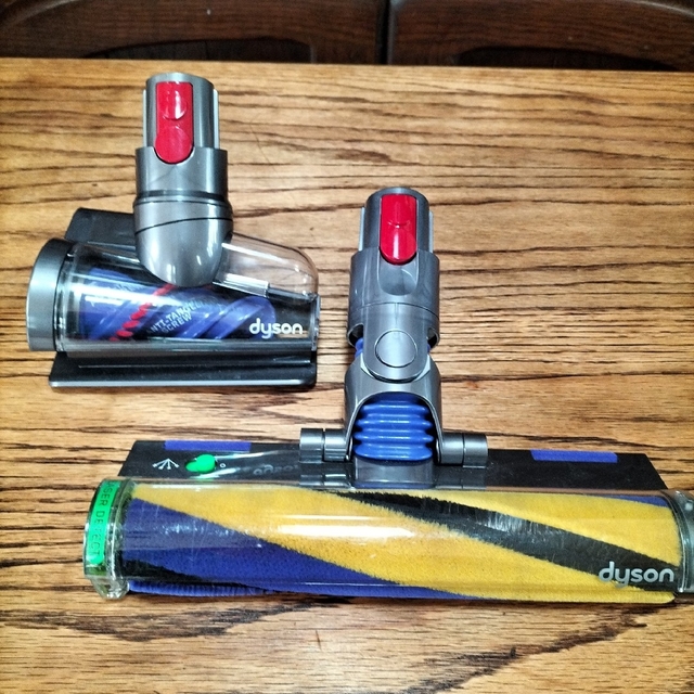 Dyson(ダイソン)のＶ１２.SV３０detect slimメンテナンス済みです。 スマホ/家電/カメラの生活家電(掃除機)の商品写真