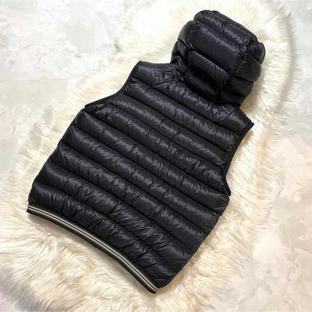 本物 美品 モンクレール AMIENS GILET フード付き ダウンベスト 2○状態