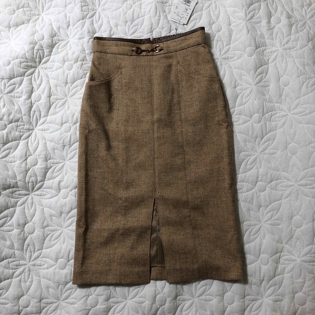 JILL by JILLSTUART(ジルバイジルスチュアート)の新品未使用　JILL STUART  スカート　綺麗なシルエット　スタイルアップ レディースのスカート(ひざ丈スカート)の商品写真