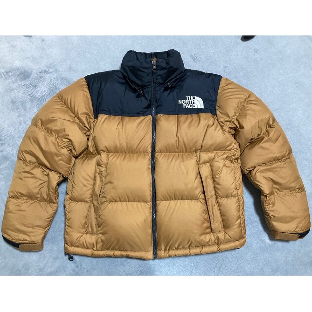 THE NORTH FACE(ザノースフェイス)のノースフェイス　ヌプシジャケット　ベージュ レディースのジャケット/アウター(ダウンジャケット)の商品写真