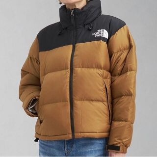 ノースフェイス(THE NORTH FACE) ベージュ ダウンジャケット