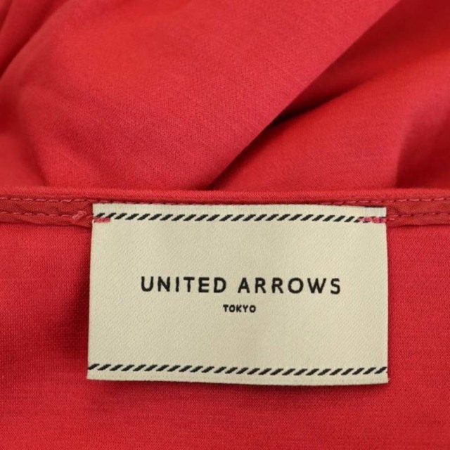 UNITED ARROWS(ユナイテッドアローズ)のユナイテッドアローズ ウエストタック フレンチスリーブ カットソー 36 赤 レディースのトップス(その他)の商品写真