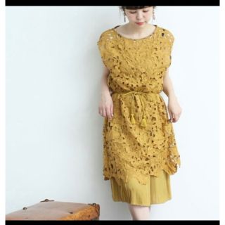 ドットアンドストライプスチャイルドウーマン(Dot&Stripes CHILDWOMAN)のお花カットワークワンピース(ひざ丈ワンピース)