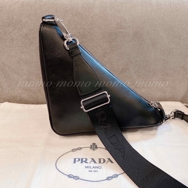 PRADA   最終値下げ プラダ トライアングルレザーショルダーバッグ