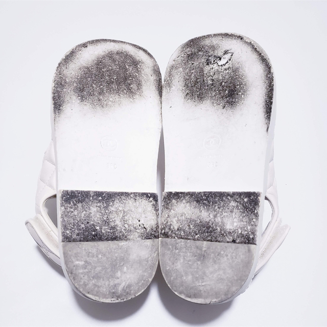 CHANEL(シャネル)の【2021AW】 CHANEL シャネル フットベットサンダル ホワイト 白 レディースの靴/シューズ(サンダル)の商品写真