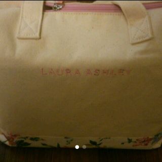 ローラアシュレイ(LAURA ASHLEY)の(mon1826さん専用)ローラ アシュレイ 2017 happy bag 福袋(ポーチ)